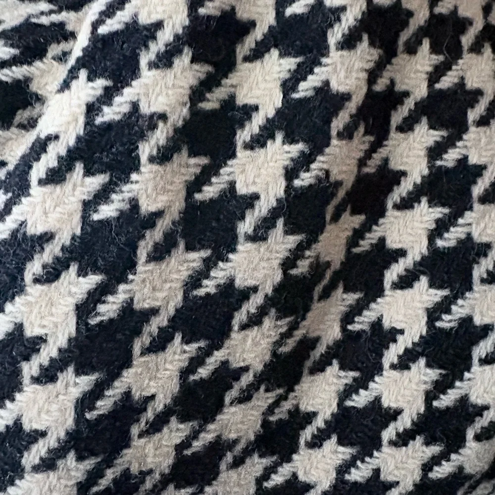 Beautiful Vintage Houndstooth Coat. - Picture 6 of 9